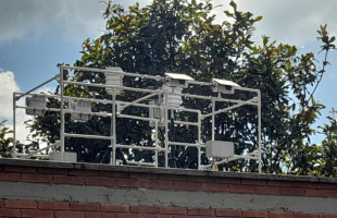 Equipo especializado para medir el aire limpio